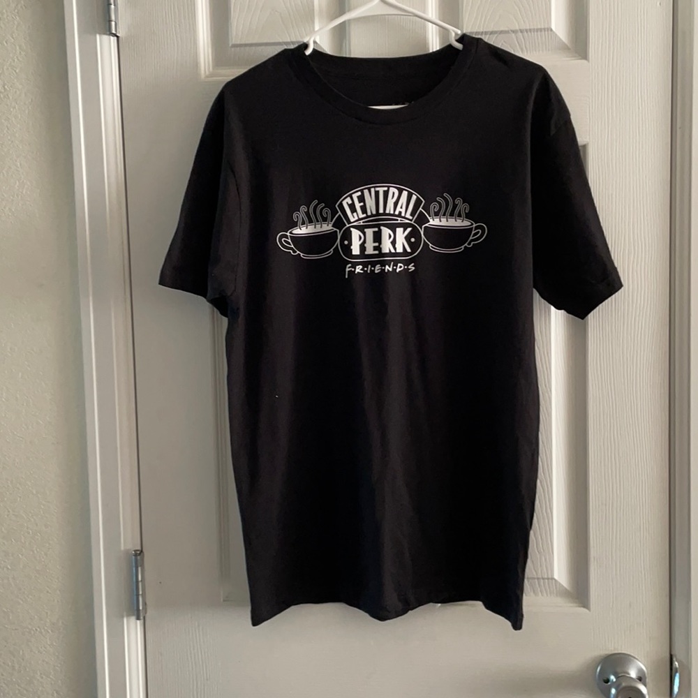 Central Perk FRIENDS tee. New w/o tags
